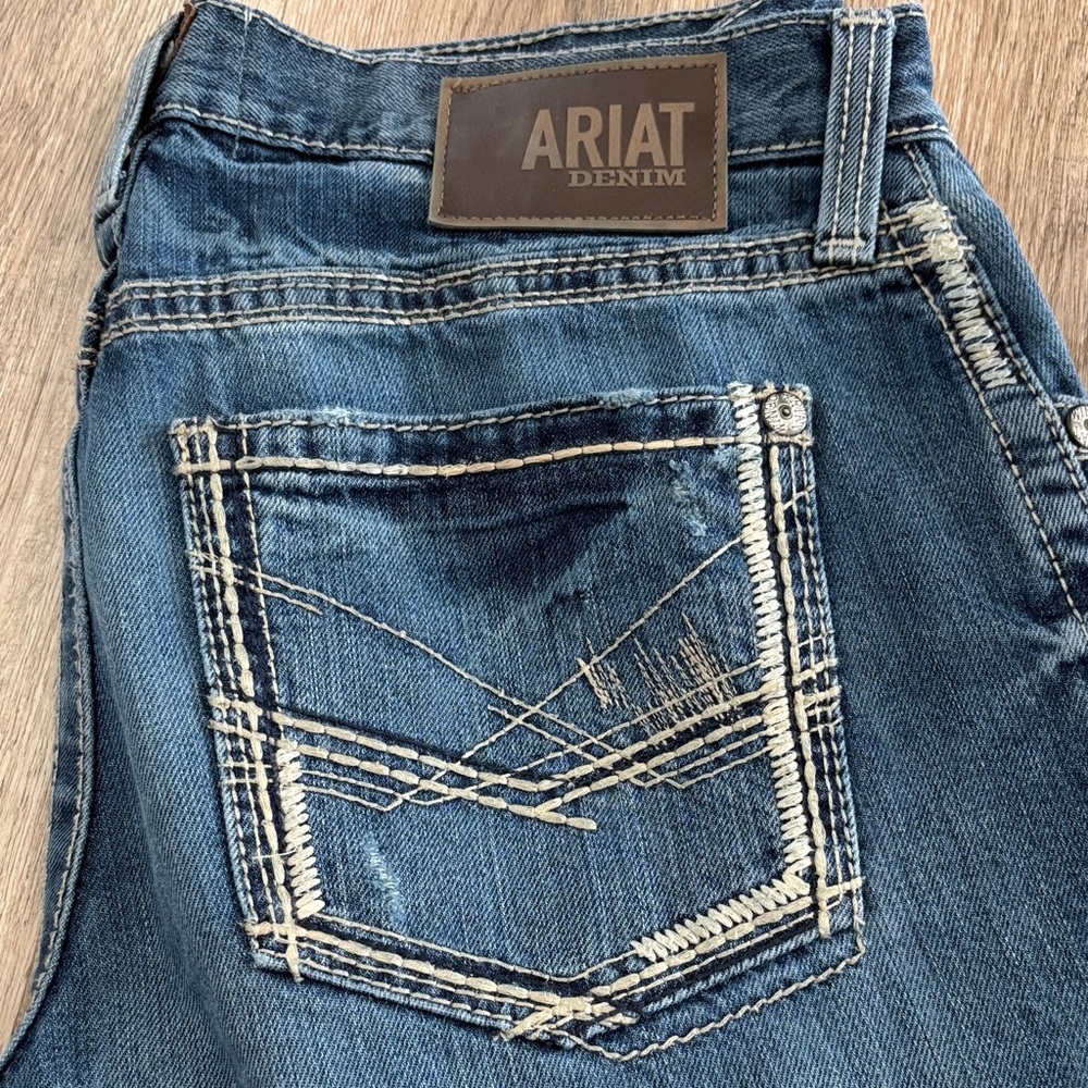 Ariat Men's Blue Denim Jeans with Contrast Stitching